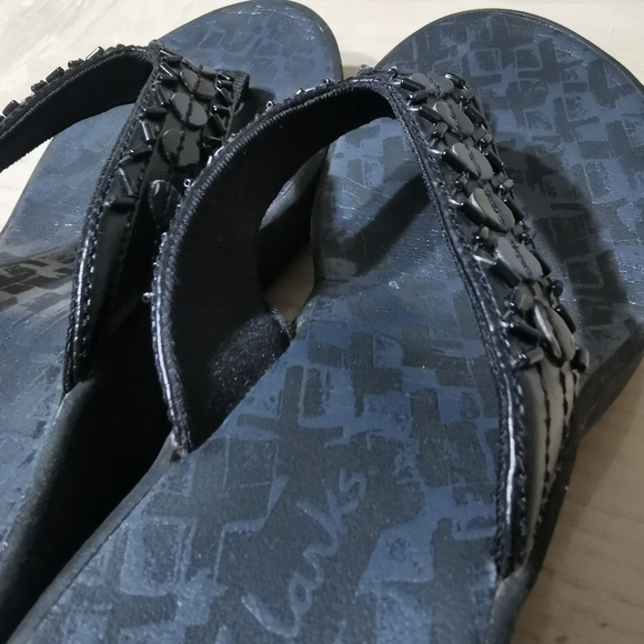Clarks Wedge Flip Flops - Picture 6 of 13